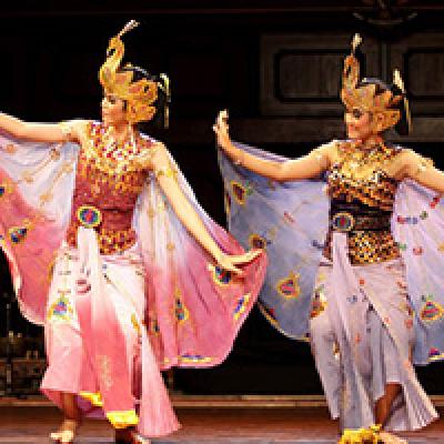 Menari